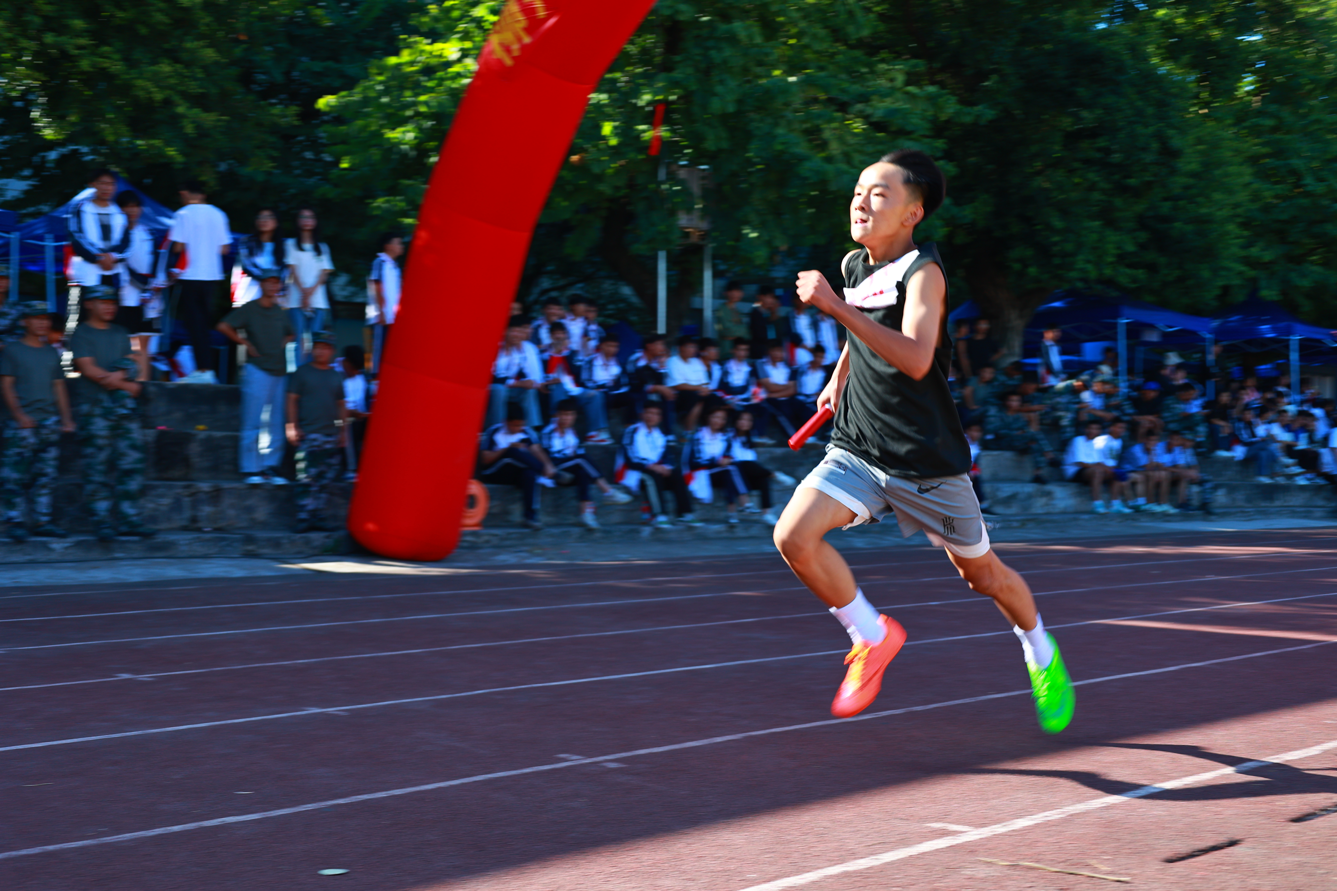 柳州市交通学校第二十八届田径运动会胜利闭幕