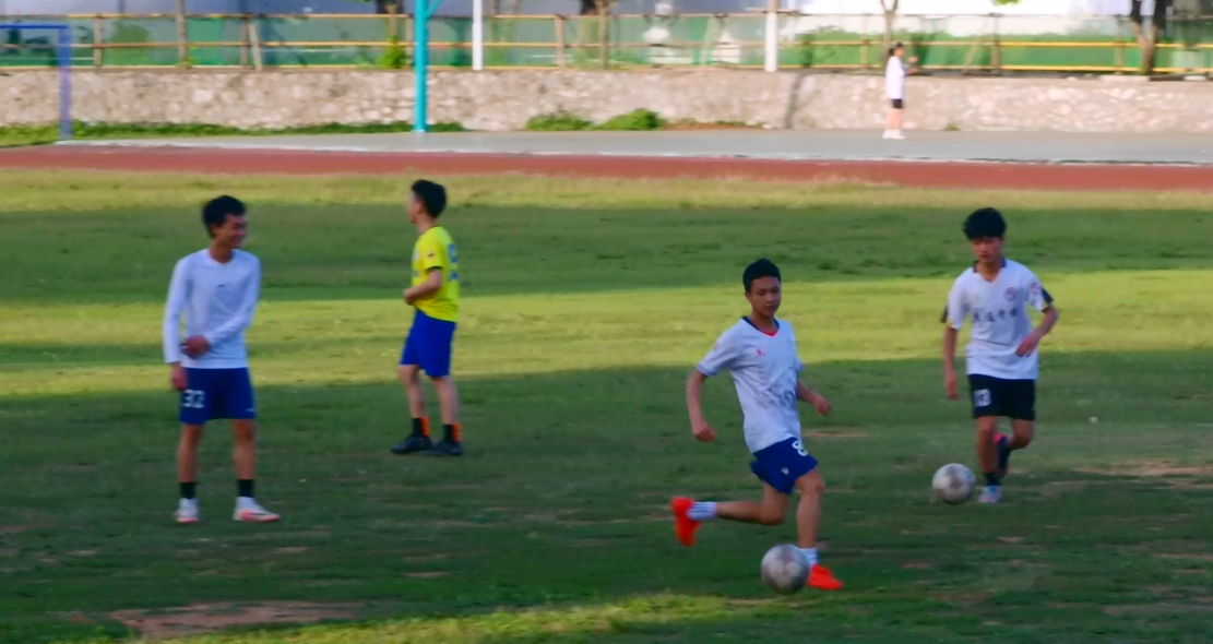 奔跑吧，青年！我在操场等你来