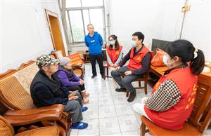 柳州市交通学校交通服务系党支部参加钢联社区“四联双报到”活动