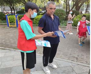 柳州市交通学校开展校外垃圾分类宣传进社区活动