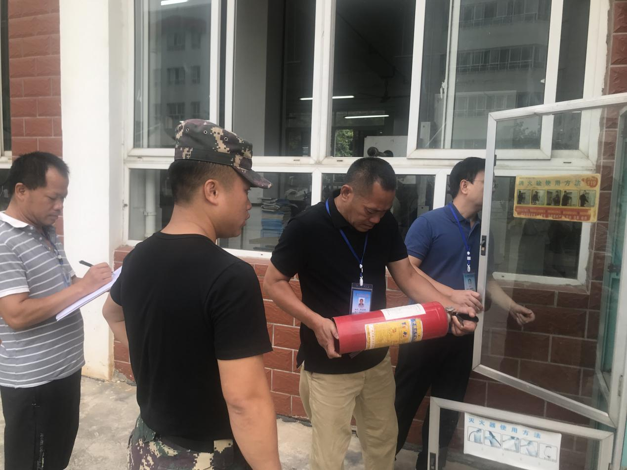 柳州市交通学校开展节前校园安全检查工作