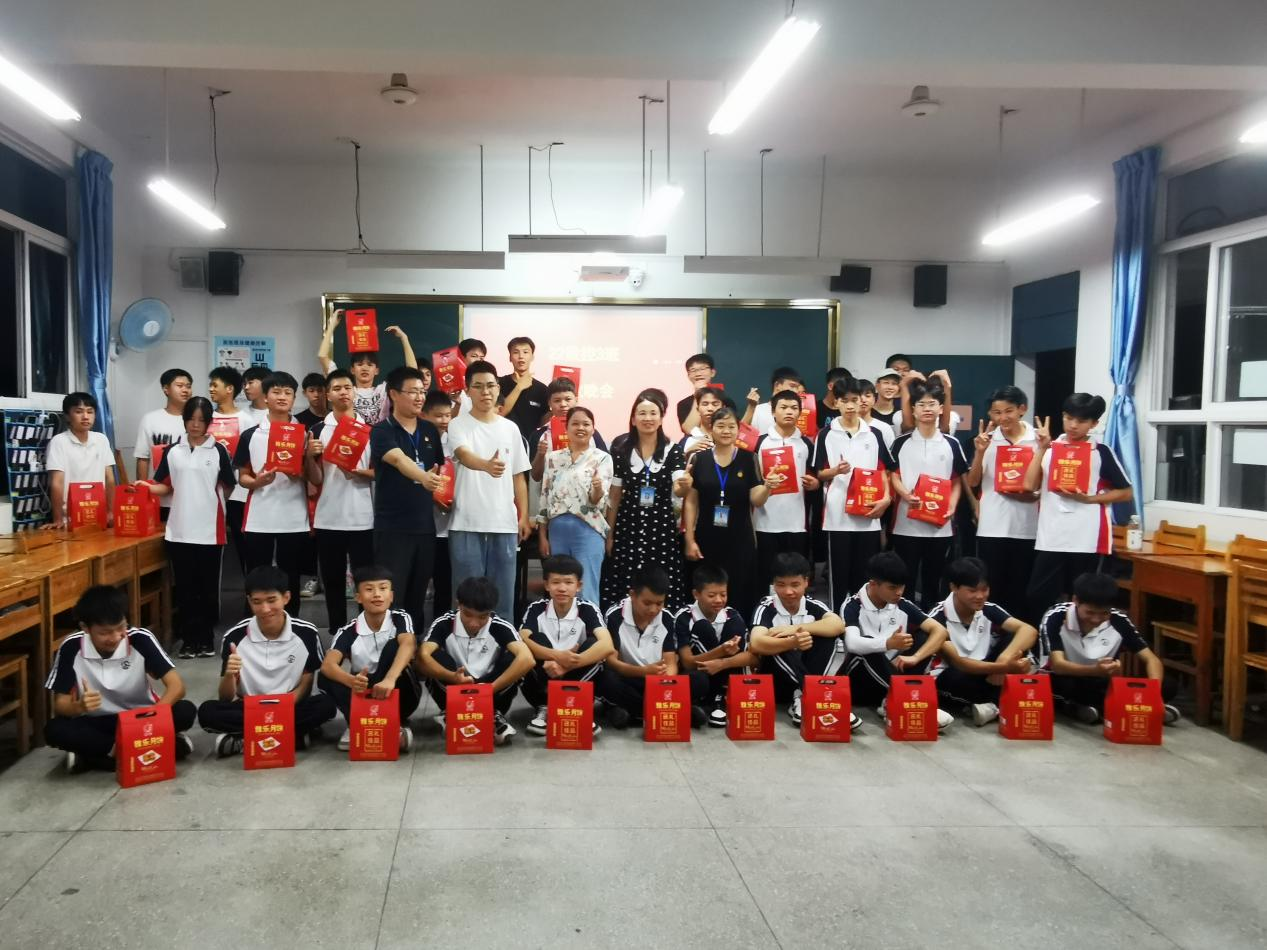 师生话佳节，校企共育人