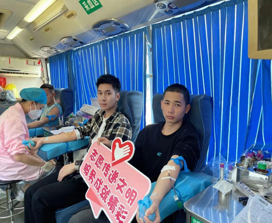 “专业＋志愿服务”——柳州市交通学校雷锋月系列活动总结