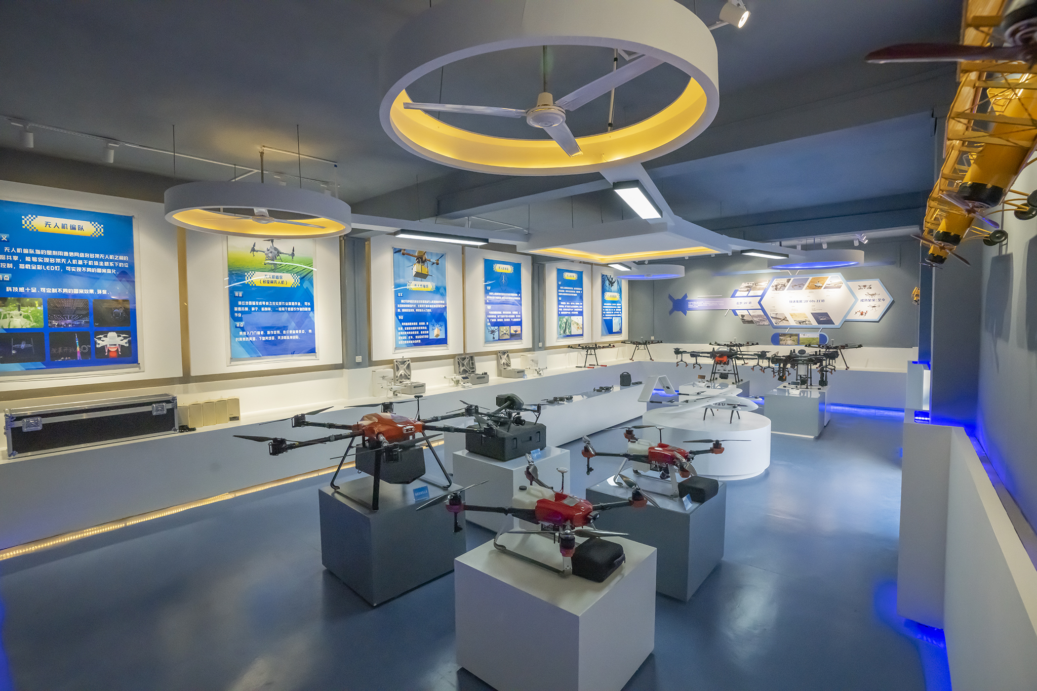 柳州市交通学校“无人机操控与维护实训中心”喜提2023年广西中小学创新、特色实验室优秀案例