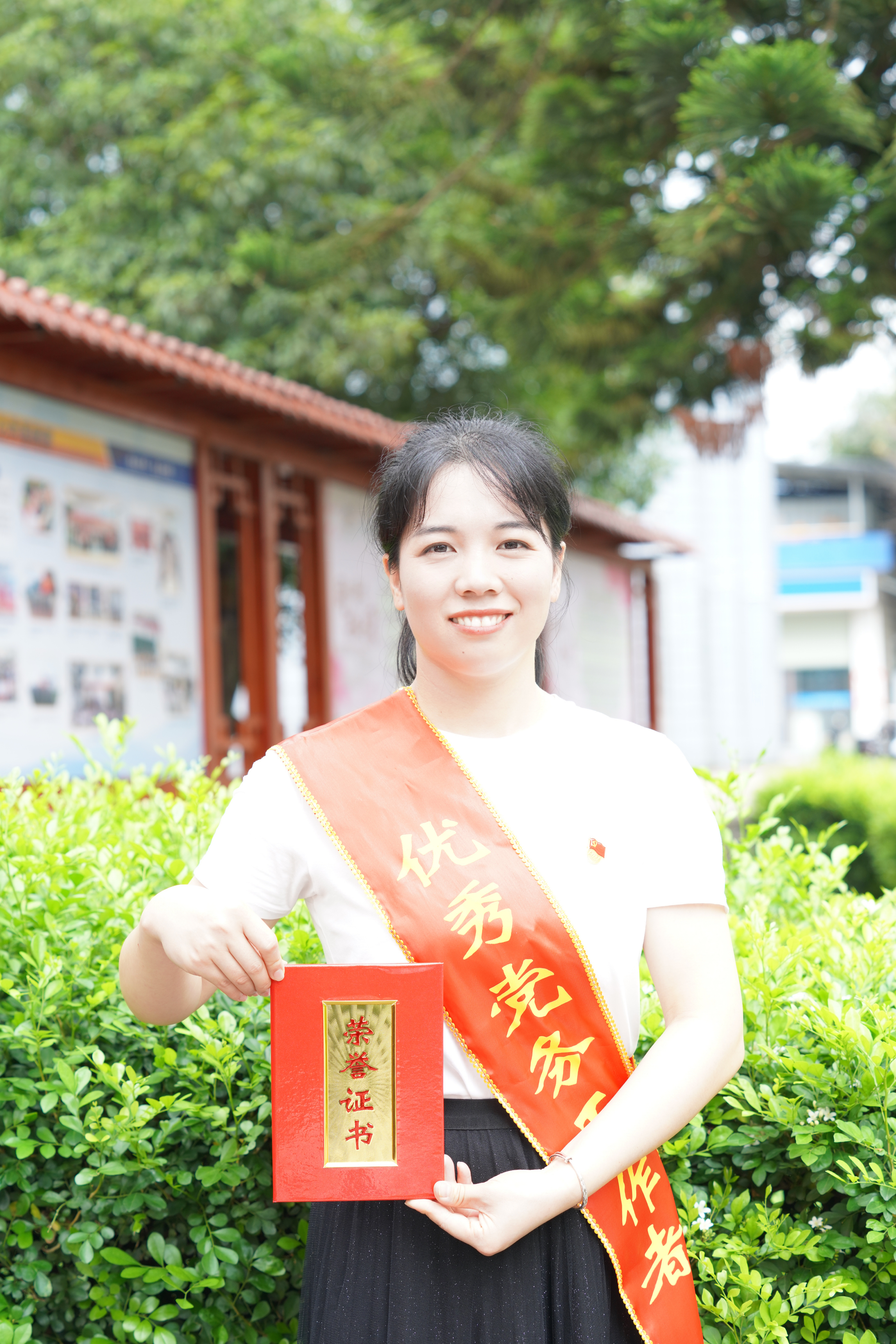 党旗飘扬 致敬榜样|柳州市交通学校“两优一先”先进事迹展播（二）