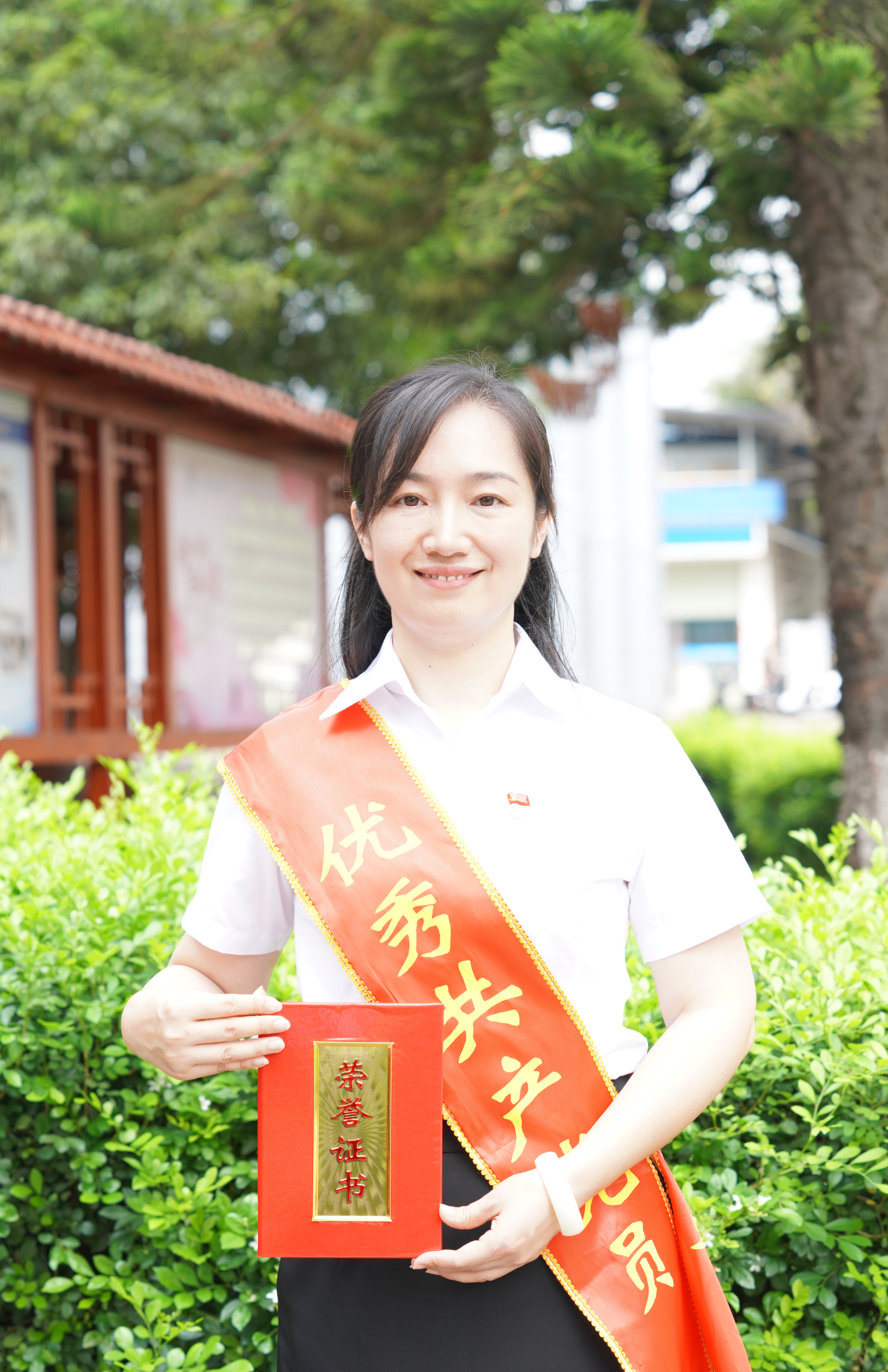 党旗飘扬 致敬榜样|柳州市交通学校“两优一先”先进事迹展播（三）