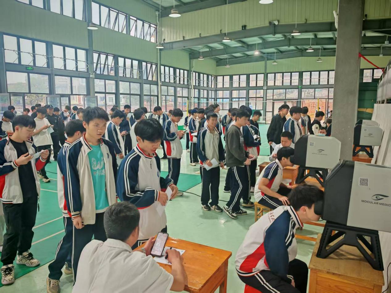 织密近视防控网，点亮健康成长路